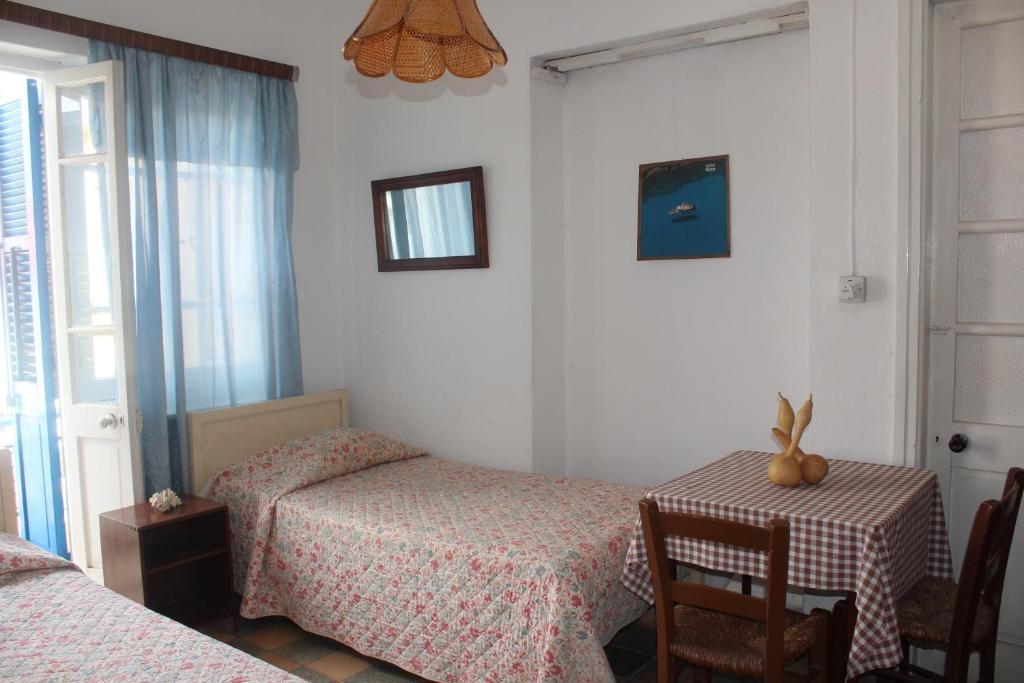 Hostel Trianon Paphos Pokoj fotografie